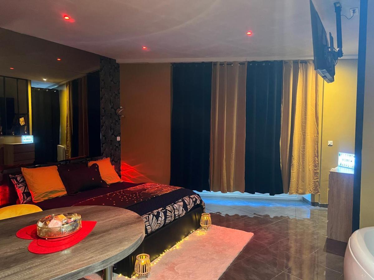 Homesparadise Loveroom Besancon Luaran gambar