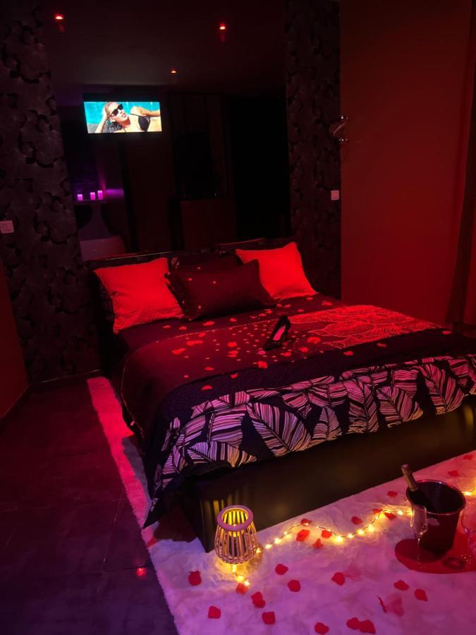 Homesparadise Loveroom Besancon Luaran gambar