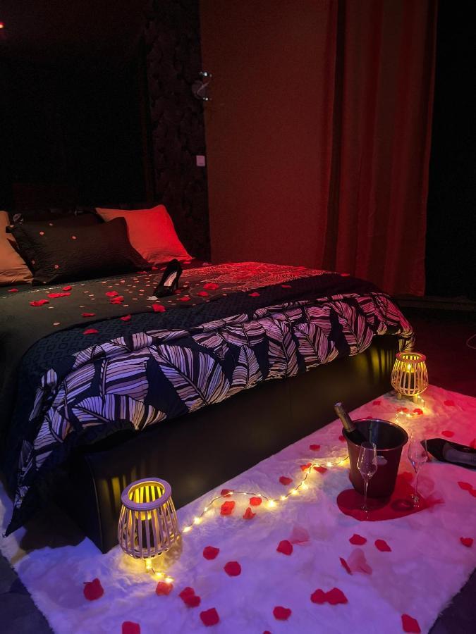 Homesparadise Loveroom Besancon Luaran gambar